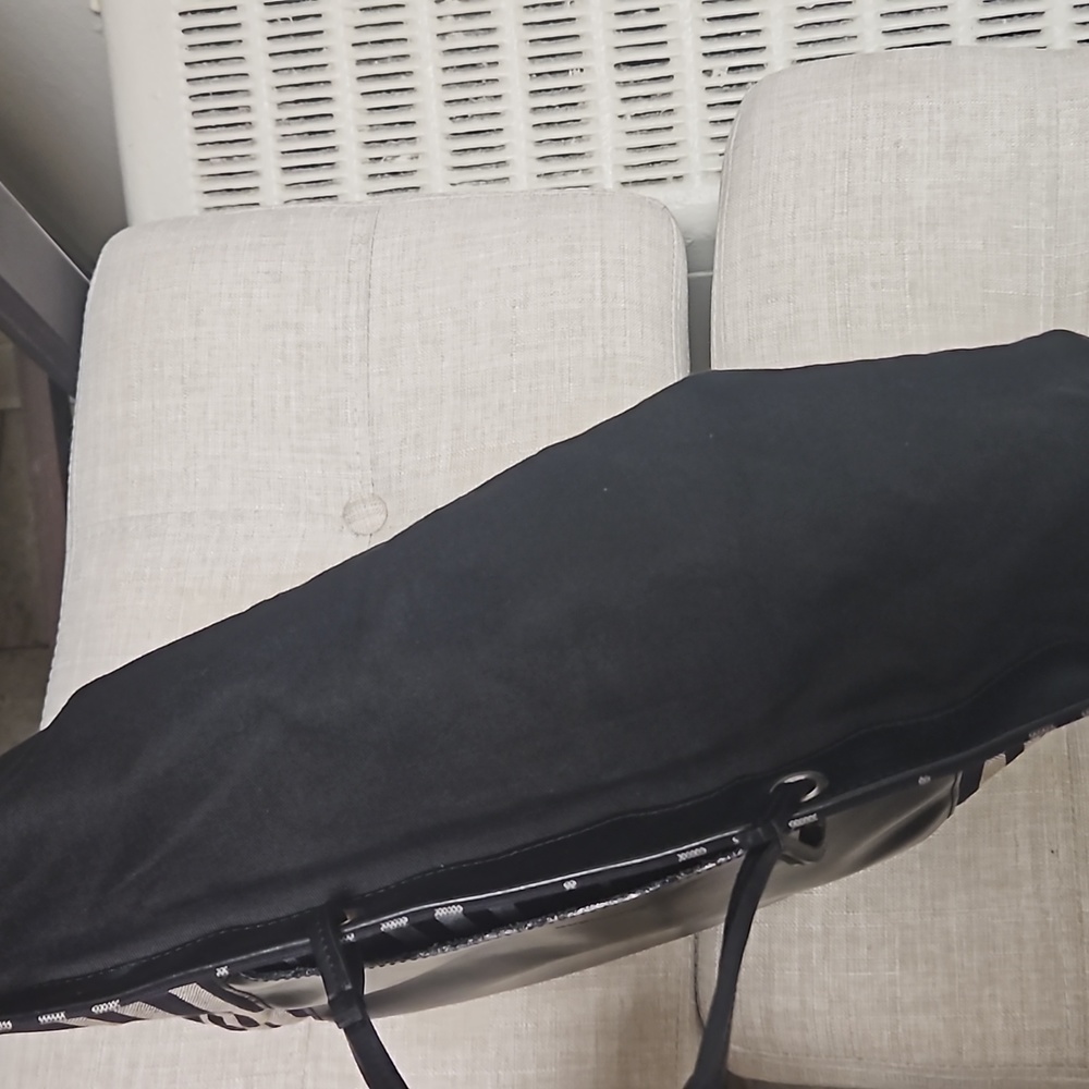 Burberry Bag - Picture 11 of 11